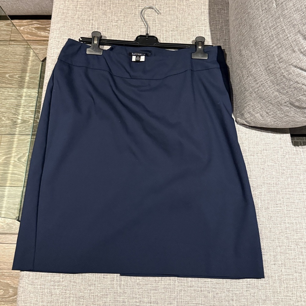 Elegant Navy Pencil Skirt